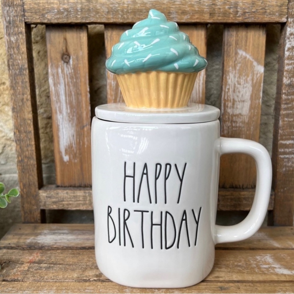 ❣️SOLD❣️ NEW Rae Dunn Happy Birthday Mug With Cupcake Topper Lid - Picture 1 of 2